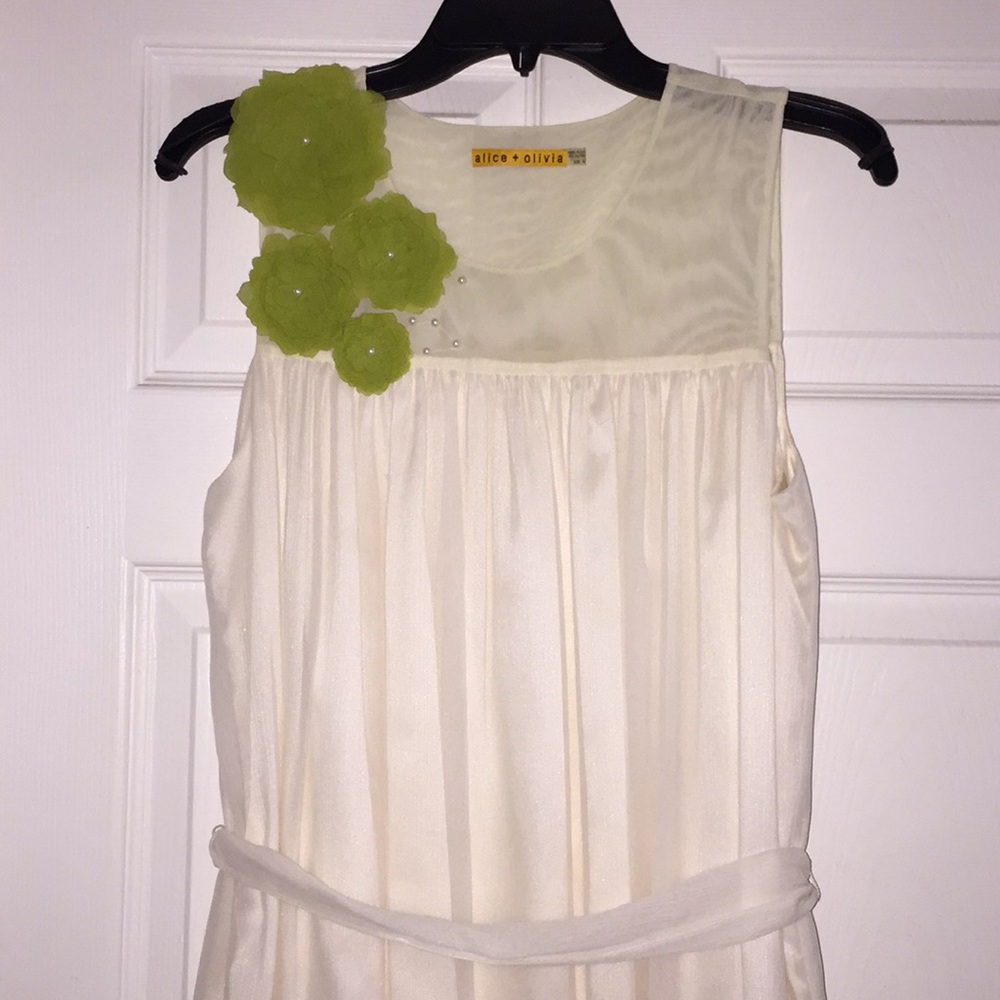 Gorgeous cream Alice+Olivia dress w/green flowers